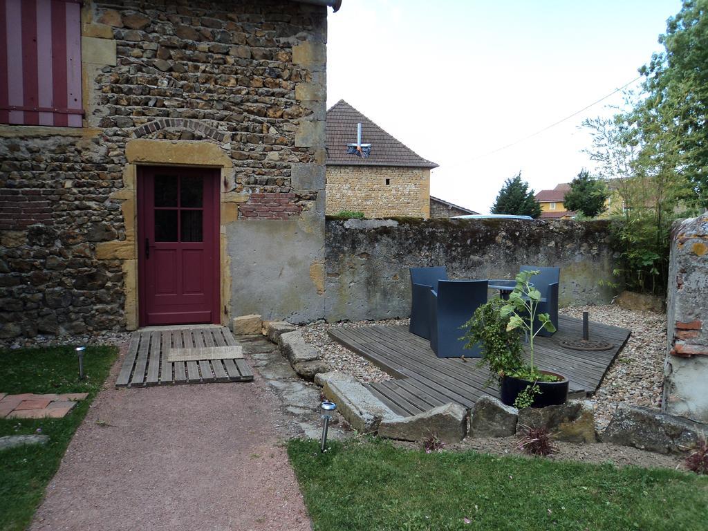 Chambres D'Hotes La Vie En Roses Iguerande Luaran gambar