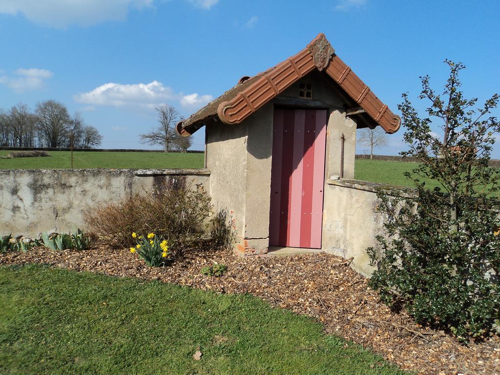 Chambres D'Hotes La Vie En Roses Iguerande Luaran gambar